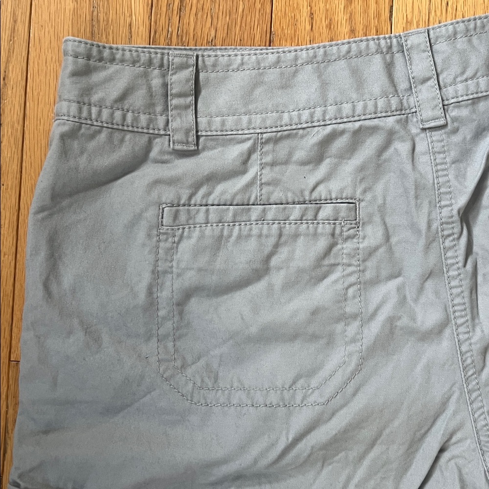 LOFT Light French Gray Women's Cargo Shorts w/ Puckered Pockets & Cuffs Sz 6 & 8 - Picture 8 of 10